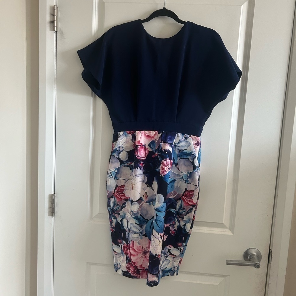 Paper Dolls London Size 6 Blue Floral Knee Length Dress Dolman Sleeve